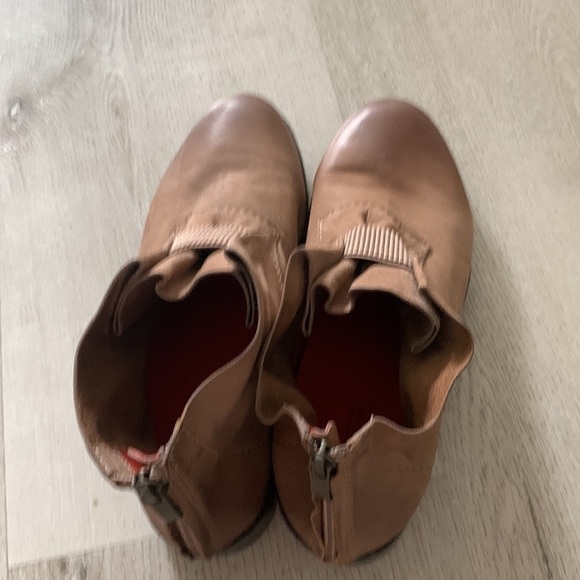 M Maccari shoes leather boots size 39 tan brown ruched distressed zipper NWOT - Picture 13 of 16